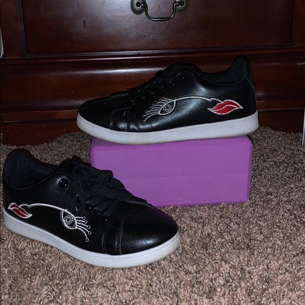 Eyes and Lips Shoes